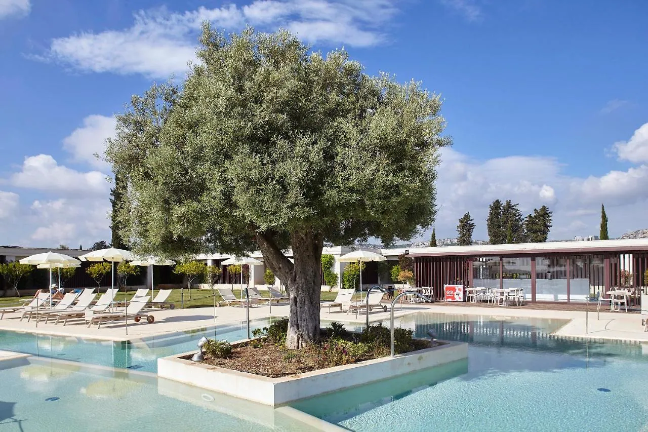 ***** מלון סירקוזה Borgo Di Luce I Monasteri Golf Resort & Spa איטליה